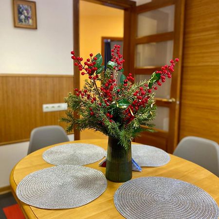 Family Apartment Near The University Chernivtsi Εξωτερικό φωτογραφία