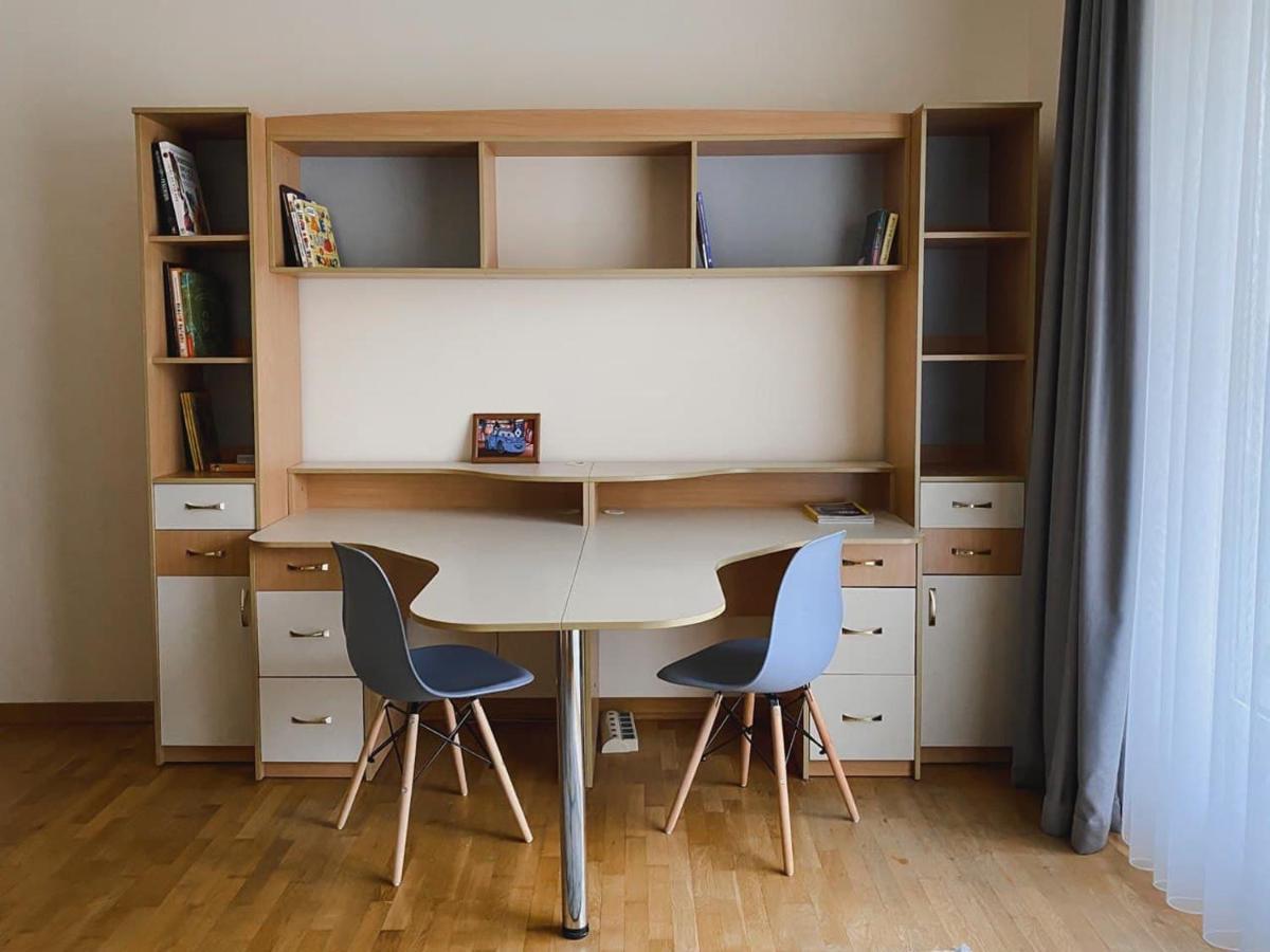 Family Apartment Near The University Chernivtsi Εξωτερικό φωτογραφία