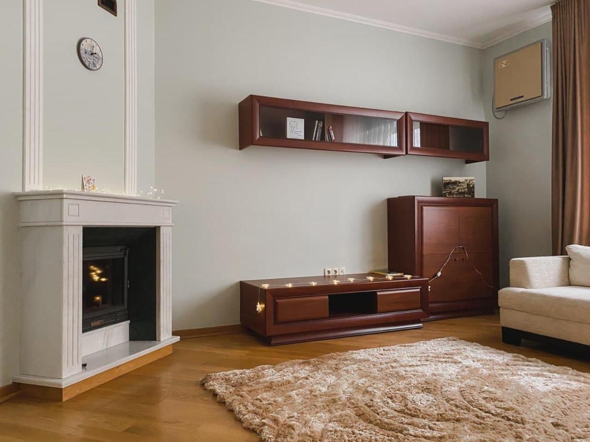 Family Apartment Near The University Chernivtsi Εξωτερικό φωτογραφία