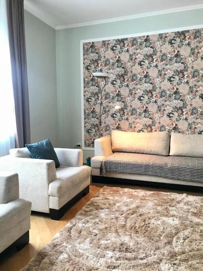 Family Apartment Near The University Chernivtsi Εξωτερικό φωτογραφία