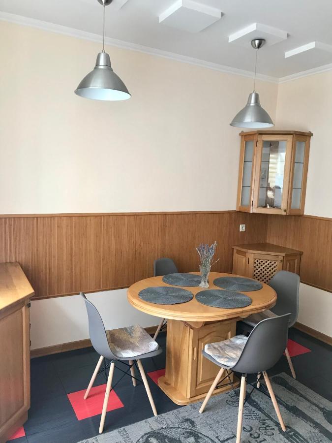 Family Apartment Near The University Chernivtsi Εξωτερικό φωτογραφία