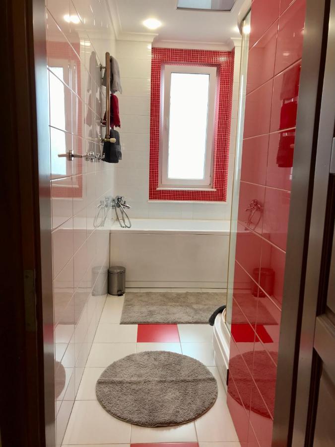 Family Apartment Near The University Chernivtsi Εξωτερικό φωτογραφία