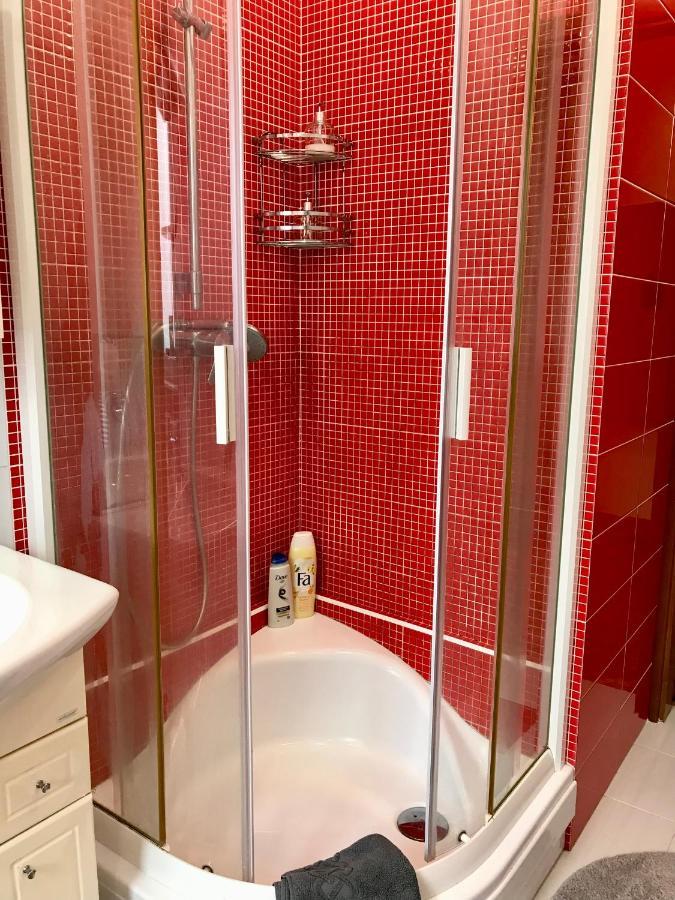 Family Apartment Near The University Chernivtsi Εξωτερικό φωτογραφία