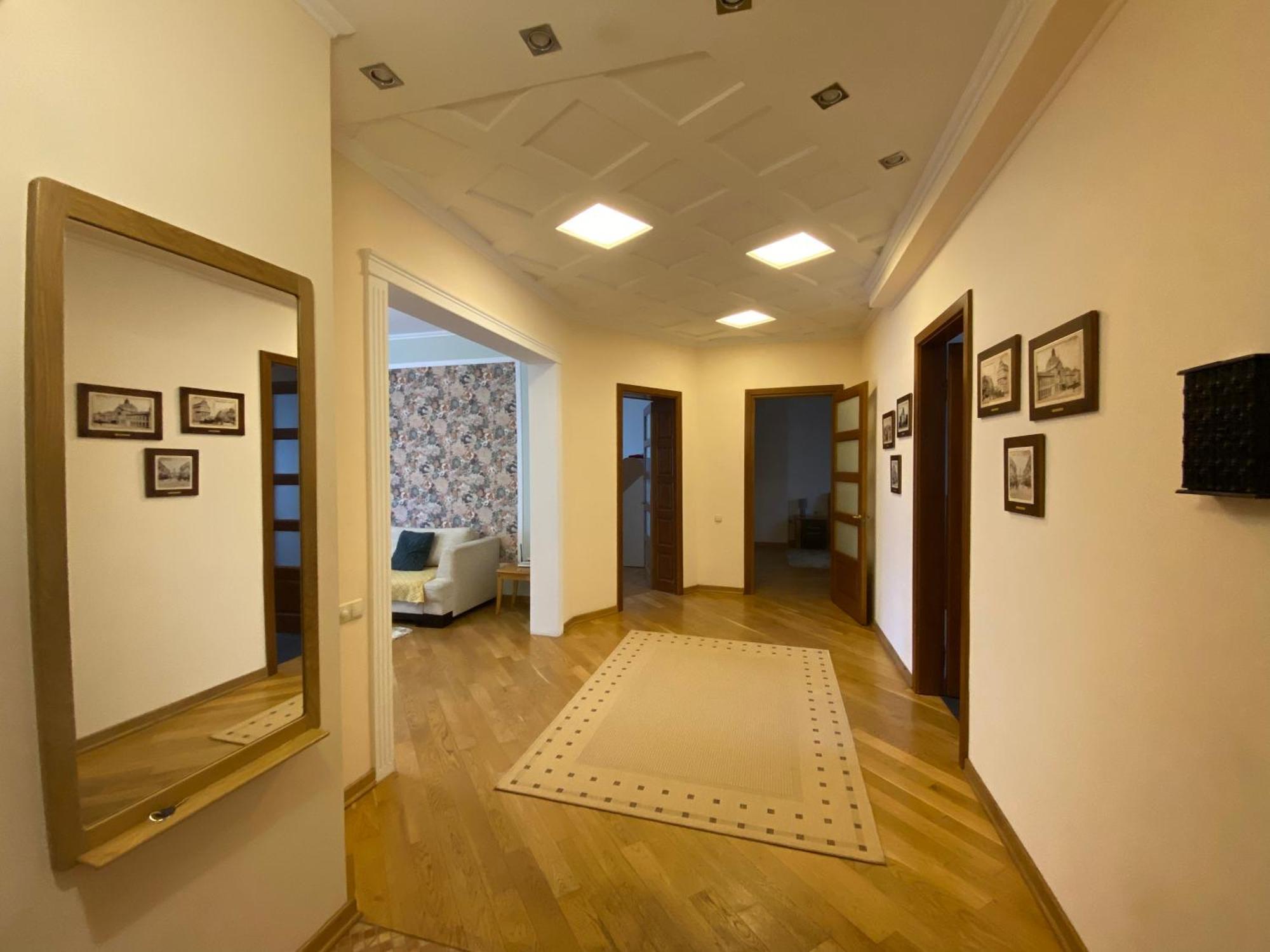 Family Apartment Near The University Chernivtsi Εξωτερικό φωτογραφία