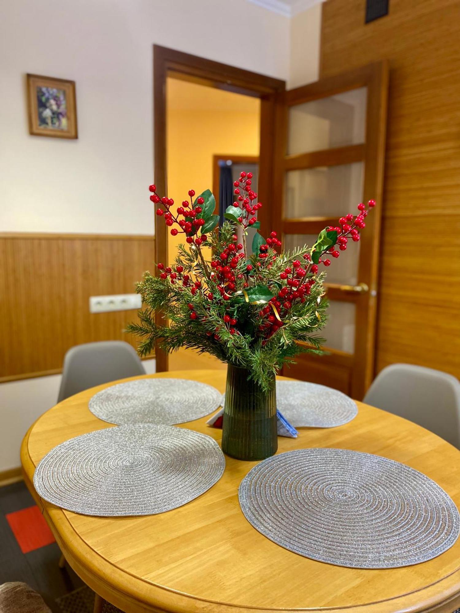 Family Apartment Near The University Chernivtsi Εξωτερικό φωτογραφία